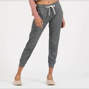 Vuori performance joggers